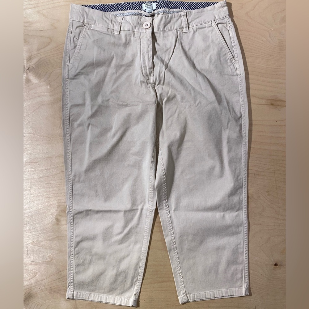 Crown & Ivy Khaki Capris Pants 12P Charolette (PY)